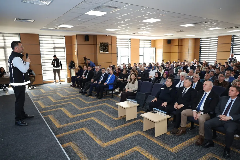 Bafra’da Annelere Uyuşturucu ve Dijital Bağımlılık Eğitimi