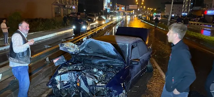 Bafra’da Alkollü Sürücü Kaza Yaptı, Araç Alev Aldı
