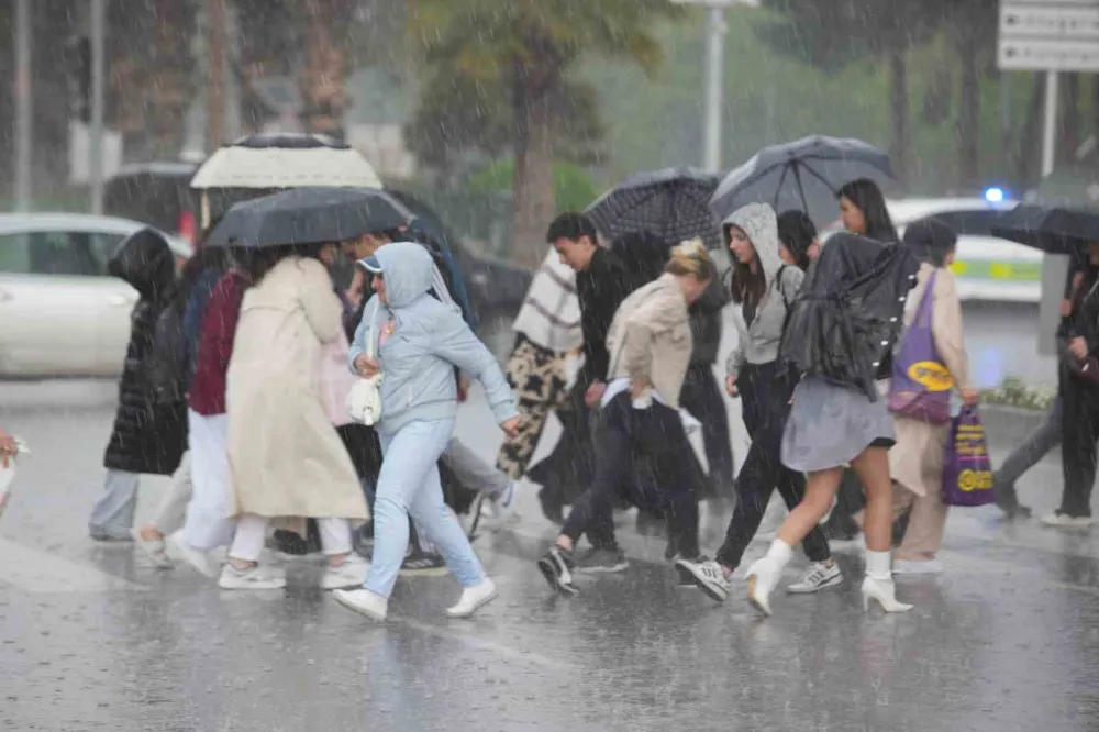 Samsun’da Dün Yağan Sağanak ve Dolu Hayatı Felç Etti