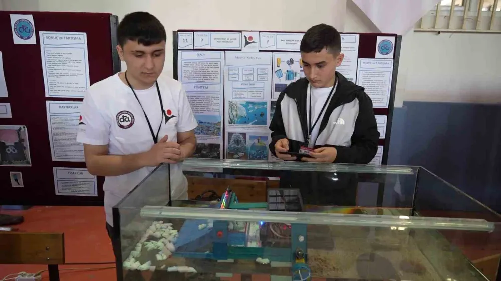 Samsunlu Lise Öğrencilerinden Güneş Enerjili Deniz Temizleme Aracı