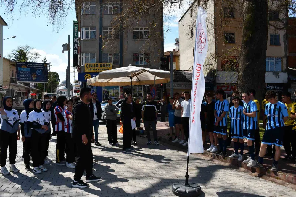 Vezirköprü’de Liseler Arası Kros Yarışları Coşkuyla Başladı