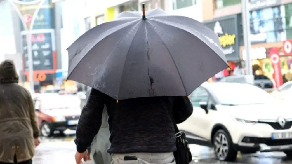 Meteoroloji Uyardı: Sağanak ve Kuvvetli Fırtına Geliyor