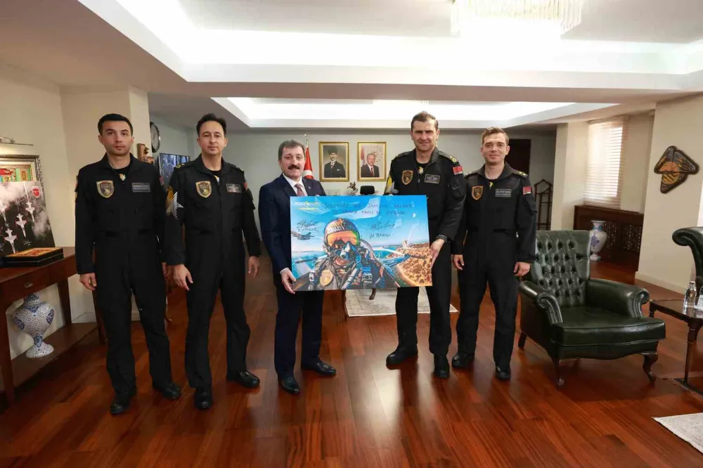 SOLOTÜRK ve Türk Yıldızları’ndan Samsun Valisi’ne Anlamlı Ziyaret