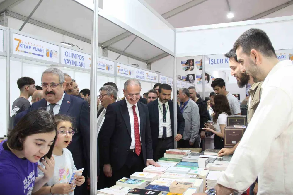 7. Çarşamba Kitap Fuarı  Ziyaretçilere Kapılarını Açtı