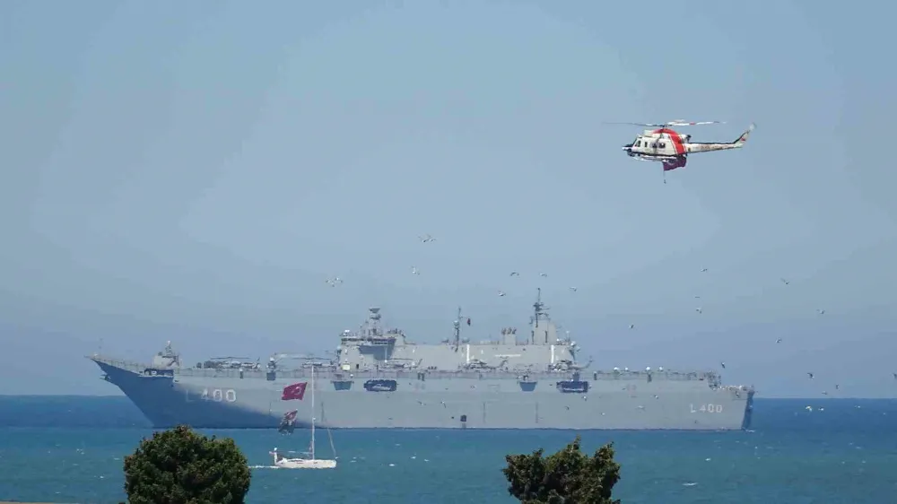 Samsun’da 19 Mayıs’ta Deniz Üzerinde Coşkulu Kortej