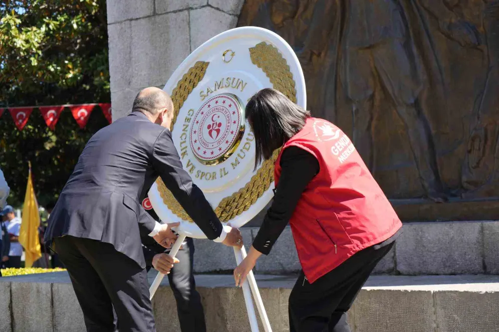 Samsun’da 19 Mayıs Kutlamaları Çelenk Sunma Töreniyle Başladı