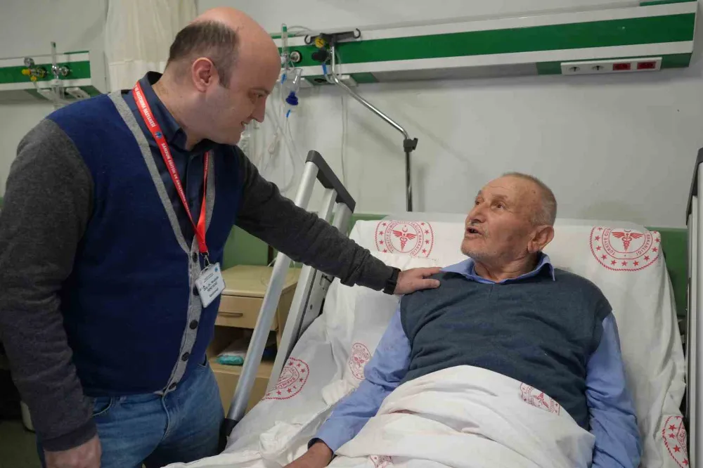 Türkiye’de İlk: 4 Yaprakçıklı Aort Kapağına TAVİ Uygulandı