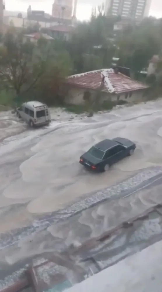 Ankara’da Sağanak ve Dolu Sonrası Manzaralar