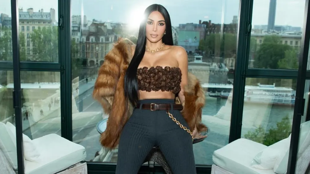 Kim Kardashian Hukuk Fakültesinden Mezun Oldu