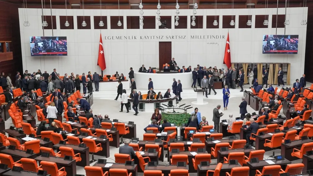 TBMM’den Yeni Yasa Geçti: Memurluğa 35 Yaş Sınırı Geldi