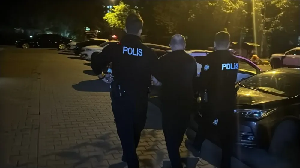 Esenyurt’ta Baba, Oğlunu Silahla Ayağından Yaraladı