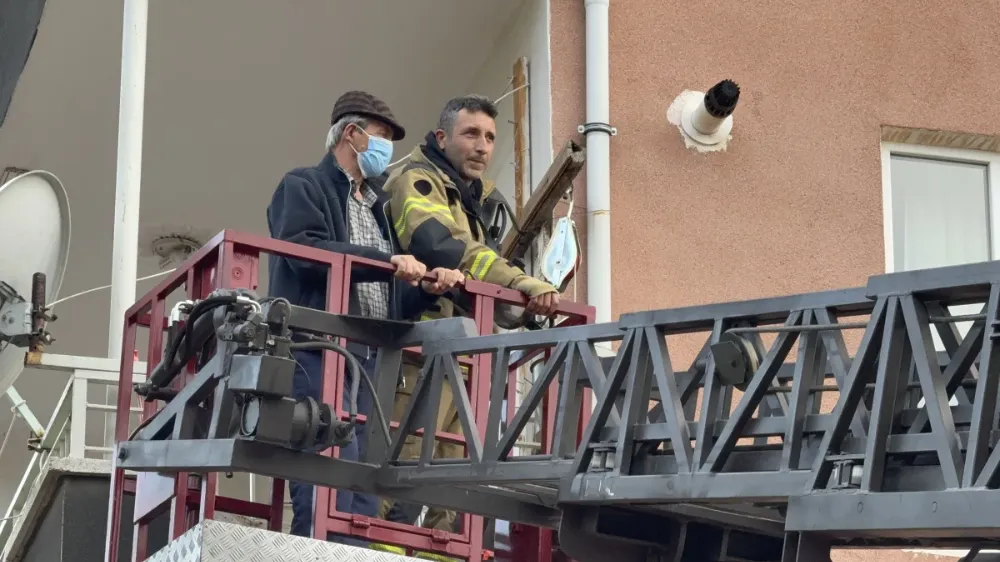 Farelerden Kurtulmak İçin Kükürt Yaktı Komşularını Hastanelik Etti