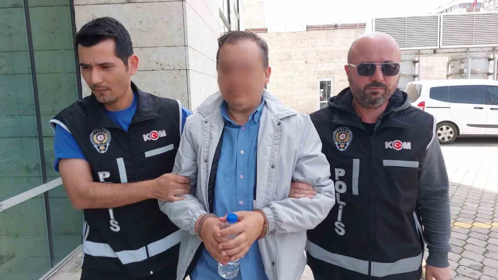 Samsun’da Araca Zulalanmış 17 Tabanca Ele Geçirildi