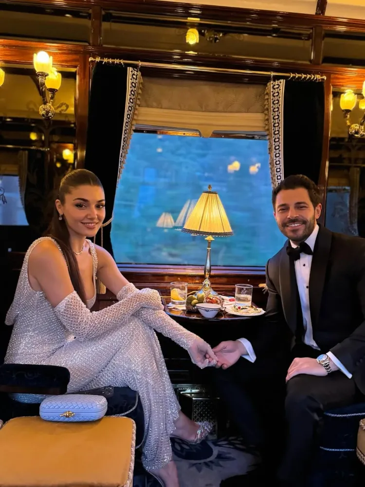 Hande Erçel ve Hakan Sabancı’dan servetlik romantizm