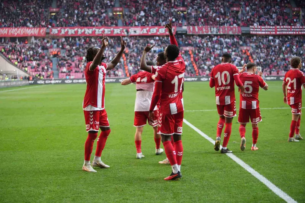 Samsunspor, Eyüpspor’u 3-0 Yenerek Üçüncülüğü Garantiledi