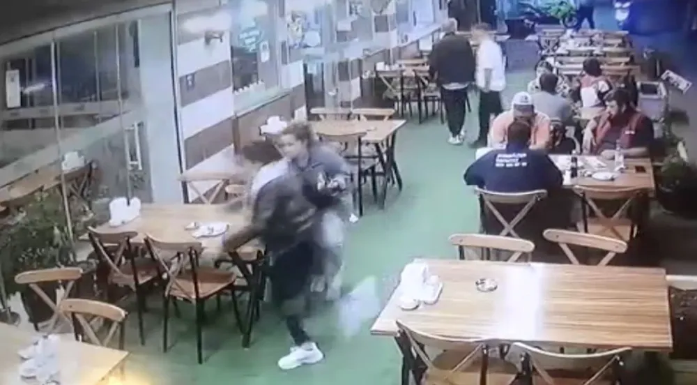 Antalya Manavgat’ta sokak ortasında silahlı saldırı
