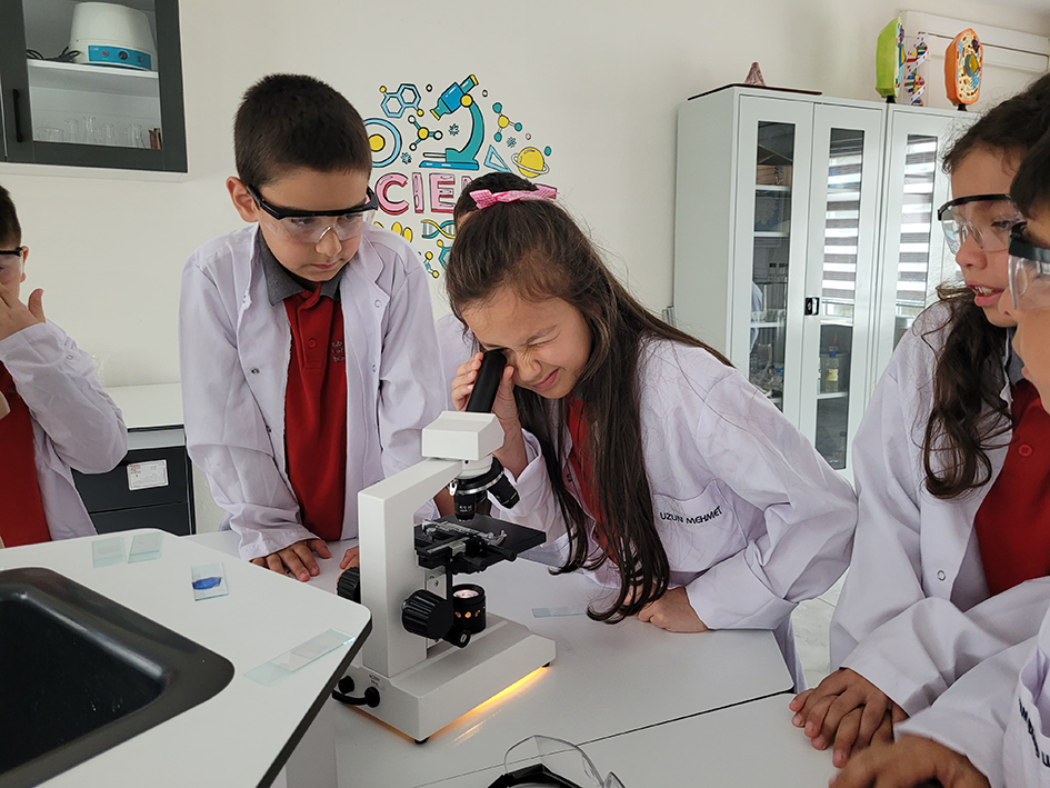 Öğrenciler Fahrettin Ulusoy Bilim Atölye Evi'nde bilimle buluşturuluyor