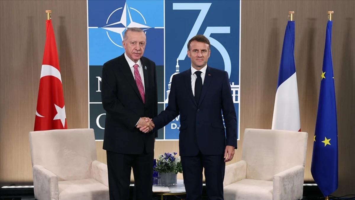 Erdoğan, Macron ile Filistin Sorununu Görüştü