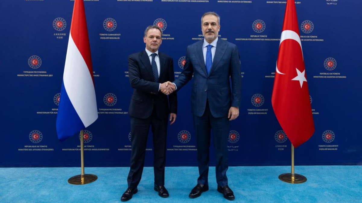 Dışişleri Bakanı Fidan, Hollandalı mevkidaşı Veldkamp ile görüştü