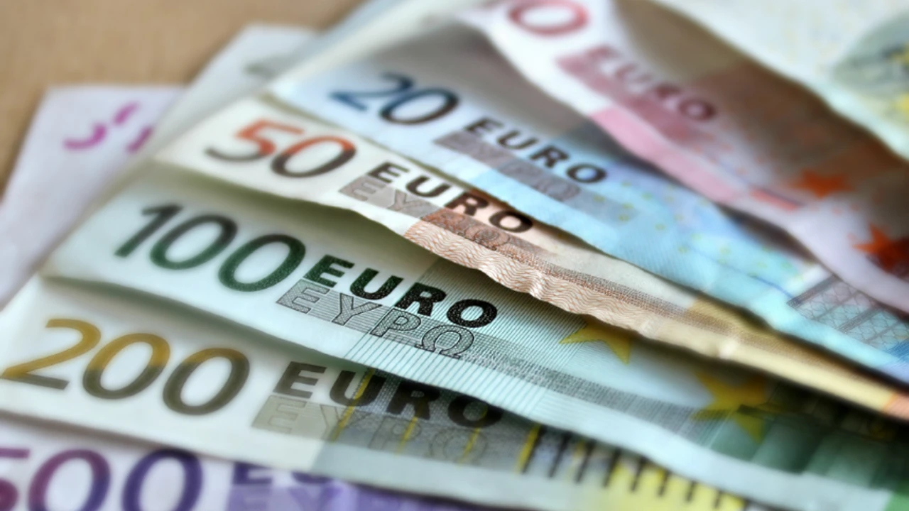 Güncel Dolar, Euro ve Sterlin Kurları