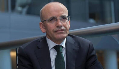 Hazine Bakanı Şimşek istifa iddialarına yanıt verdi: Görevimizin başındayız