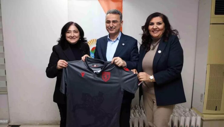 İlkadım Belediye Başkanı Kurnaz, Muhtarlarla İftarda Buluştu