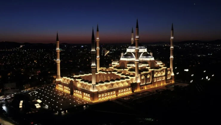 Kadir Gecesi: Bin Aydan Hayırlı Gece