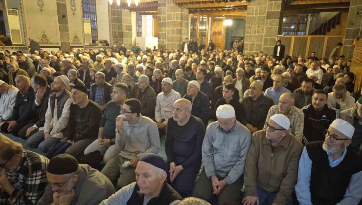 Samsun’da Kadir Gecesi Coşkusu: Camiler Doldu Taştı