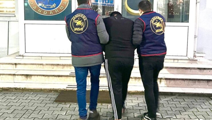 Uyuşturucudan Aranan 2 Kişi Jandarmadan Kaçamadı