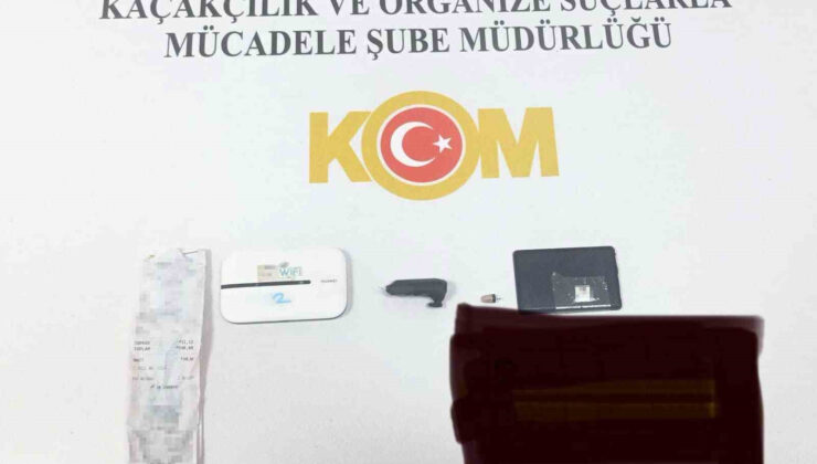 Ehliyet Sınavında Kopya Düzeneğiyle Yakalandılar