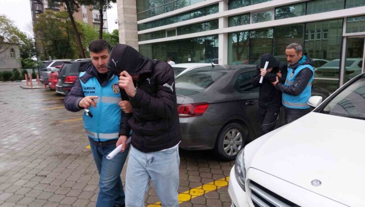 Samsun’da Okulda Öğretmeni Bıçakla Tehdit Eden 2 Kişi Tutuklandı