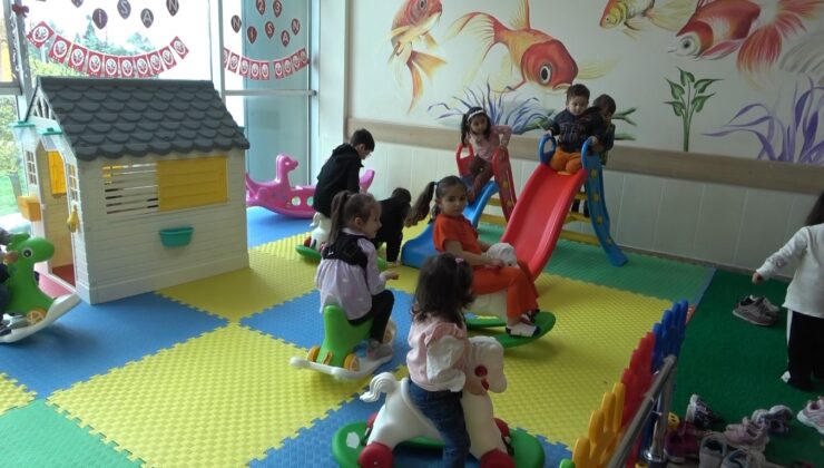 Bafra Devlet Hastanesi’nden Miniklere Renkli Oyun Sürprizi