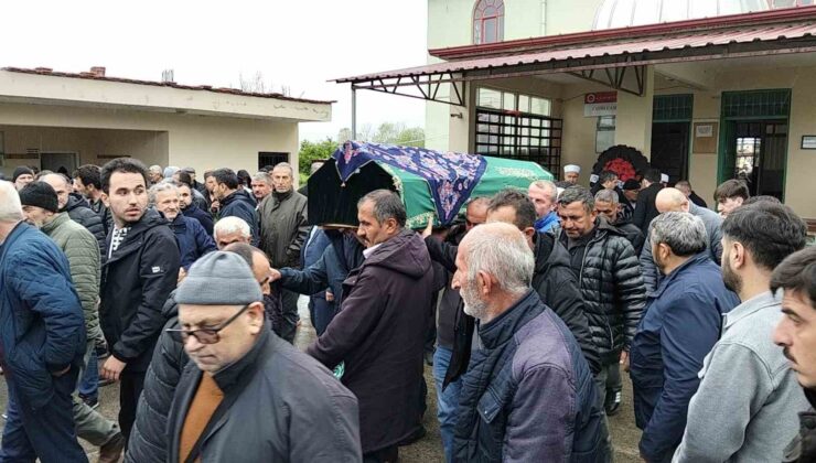 Ayrı yaşadığı eşi tarafından öldürülen kadın defnedildi