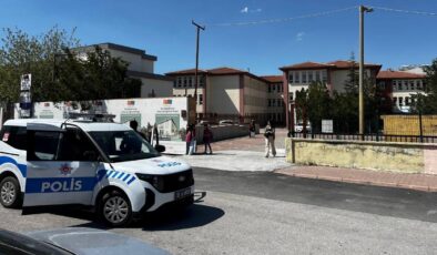 Çocuklarını beklerken eski eşi tarafından bıçaklandı