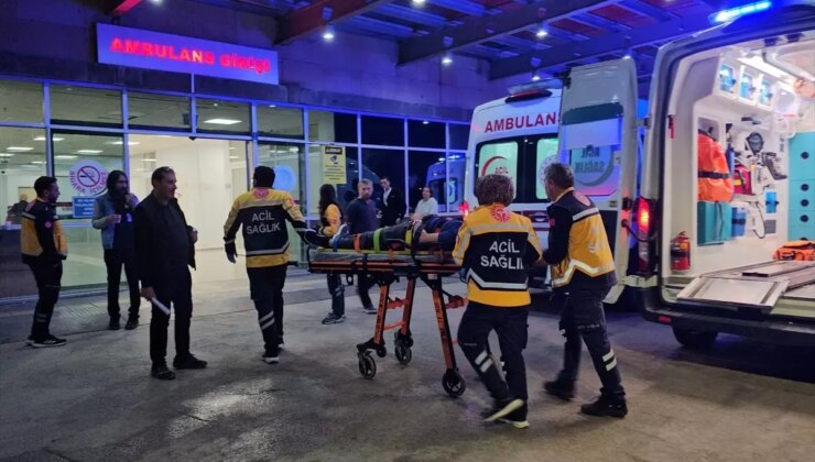 Çorum’da Devrilen Otomobildeki Çift Yaralandı
