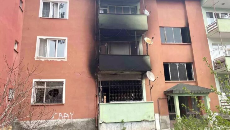 Çorum’da Yangın Faciası: 19 Yaşındaki Genç Hayatını Kaybetti