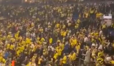 Fenerbahçe tribünlerinden Ali Koç istifa! Çağrısı