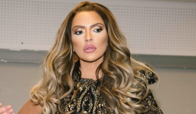 Hadise pankartı beğendi! Hayranını yanına çağırdı