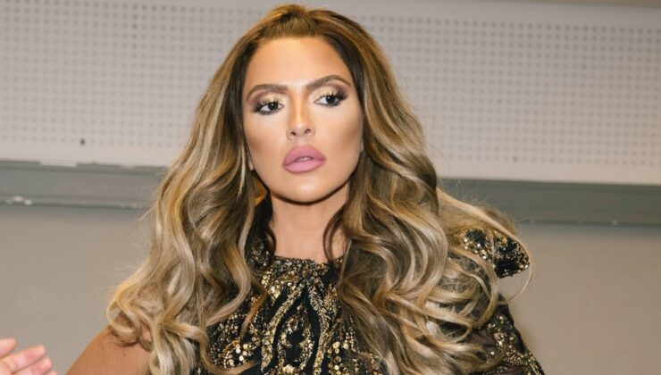 Hadise pankartı beğendi! Hayranını yanına çağırdı