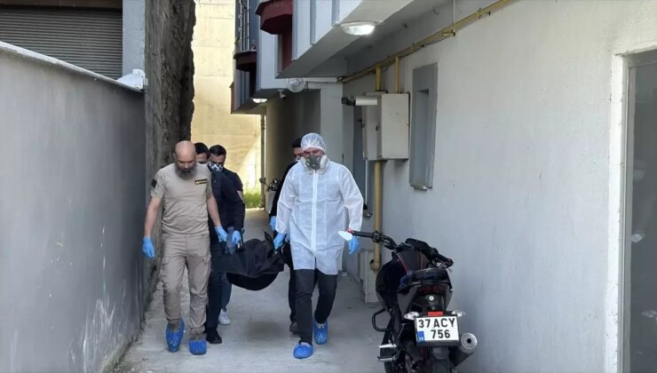 Hamile Kadın Bıçaklanarak Öldürüldü