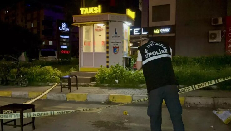 İzmir’de Bıçaklı Kavga: 2 Yaralı