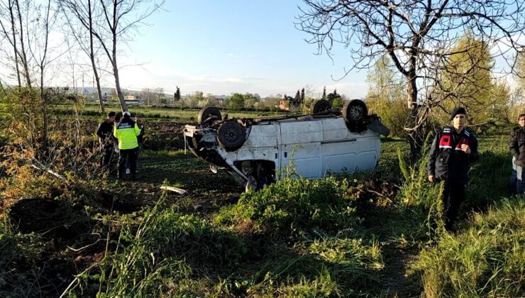 Bafra’da Minibüs Takla Attı: 1 Ölü, 2 Yaralı