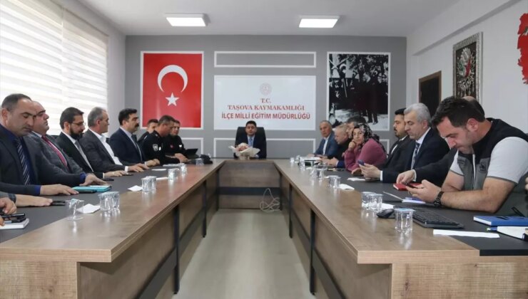 Taşova’da Afet Yönetimi Toplantısı Düzenlendi