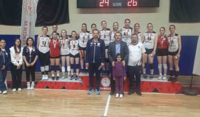 Yıldız Kızlar Voleybol Heyecanı Vezirköprü’de Yaşandı