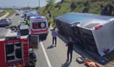 Yalova’da yolcu otobüsü devrildi: Çok sayıda yaralanan var