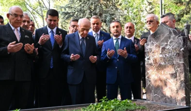 Bahçeli’den Bayramda Anlamlı Ziyaret