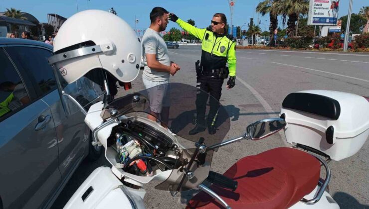 Samsun’da Otomobil ile Motosiklet Çarpıştı