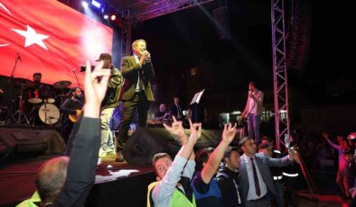 Asarcık Yaz Festivali’nde Mustafa Yıldızdoğan Coşkusu
