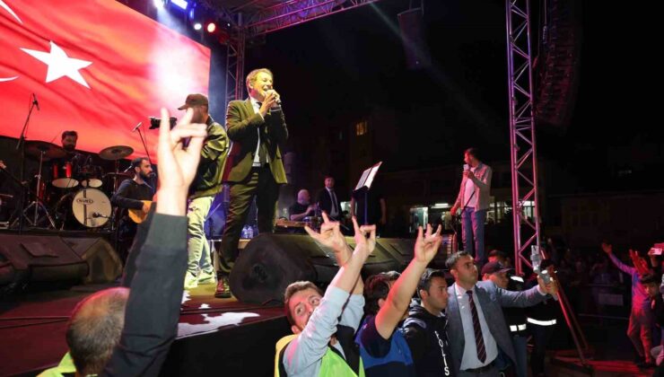 Asarcık Yaz Festivali’nde Mustafa Yıldızdoğan Coşkusu
