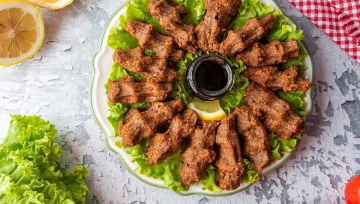 Etli Ve Cevizli Çiğ Köfte